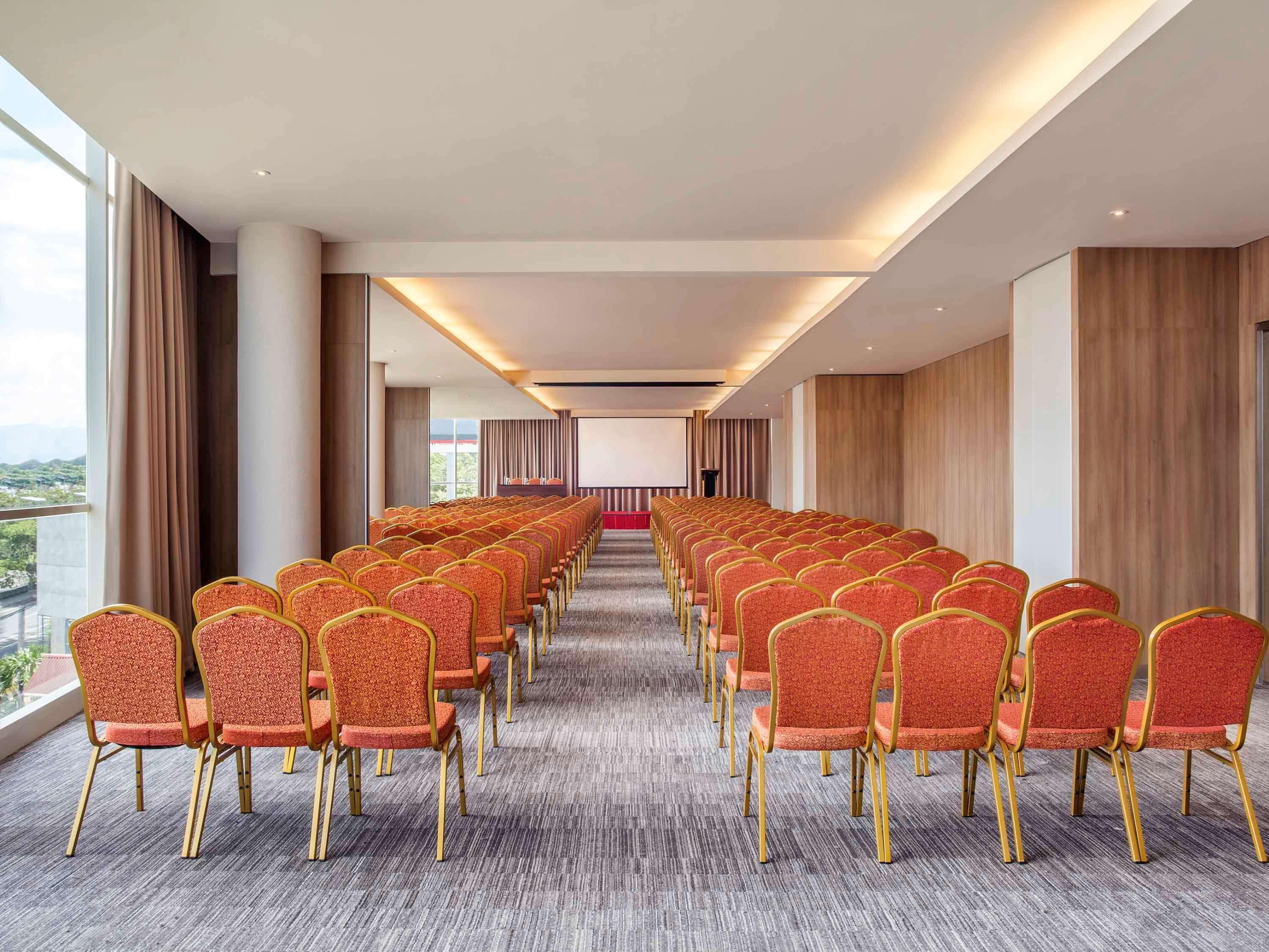 Ibis Manado City Center Boulevard Ngoại thất bức ảnh