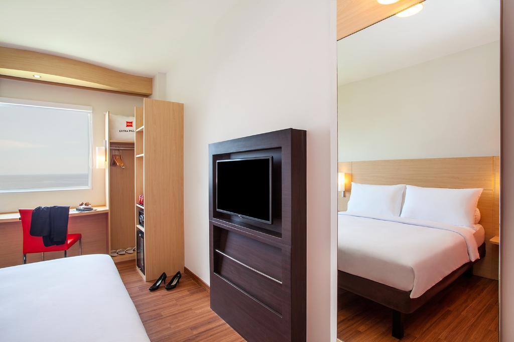 Ibis Manado City Center Boulevard Ngoại thất bức ảnh