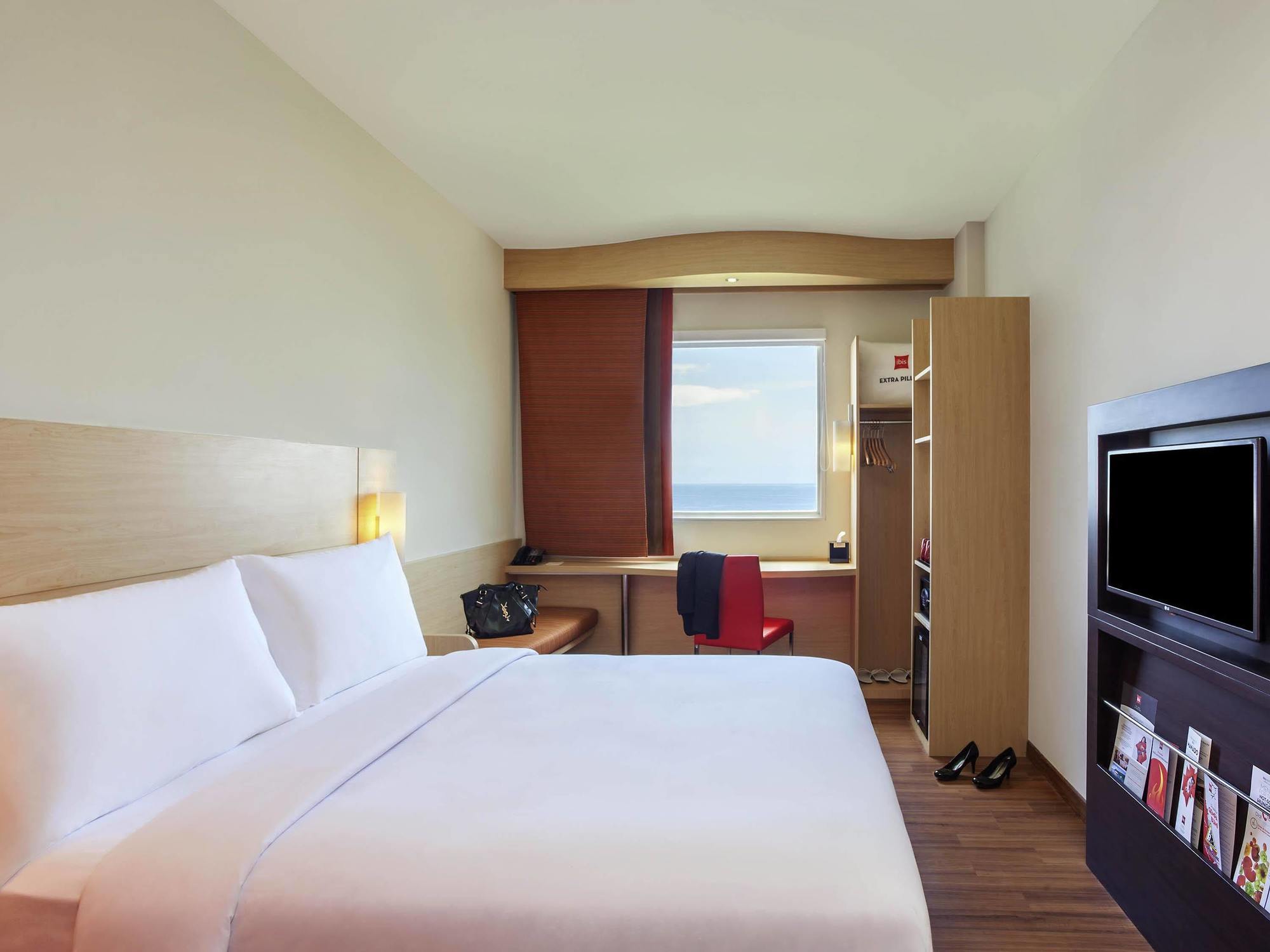 Ibis Manado City Center Boulevard Ngoại thất bức ảnh